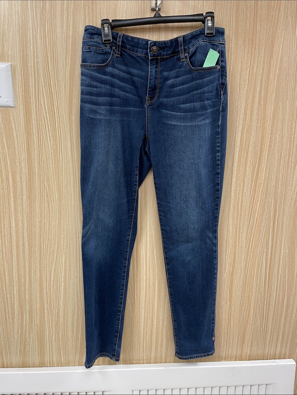 Chico's Platinum Jegging Jeans Size 6